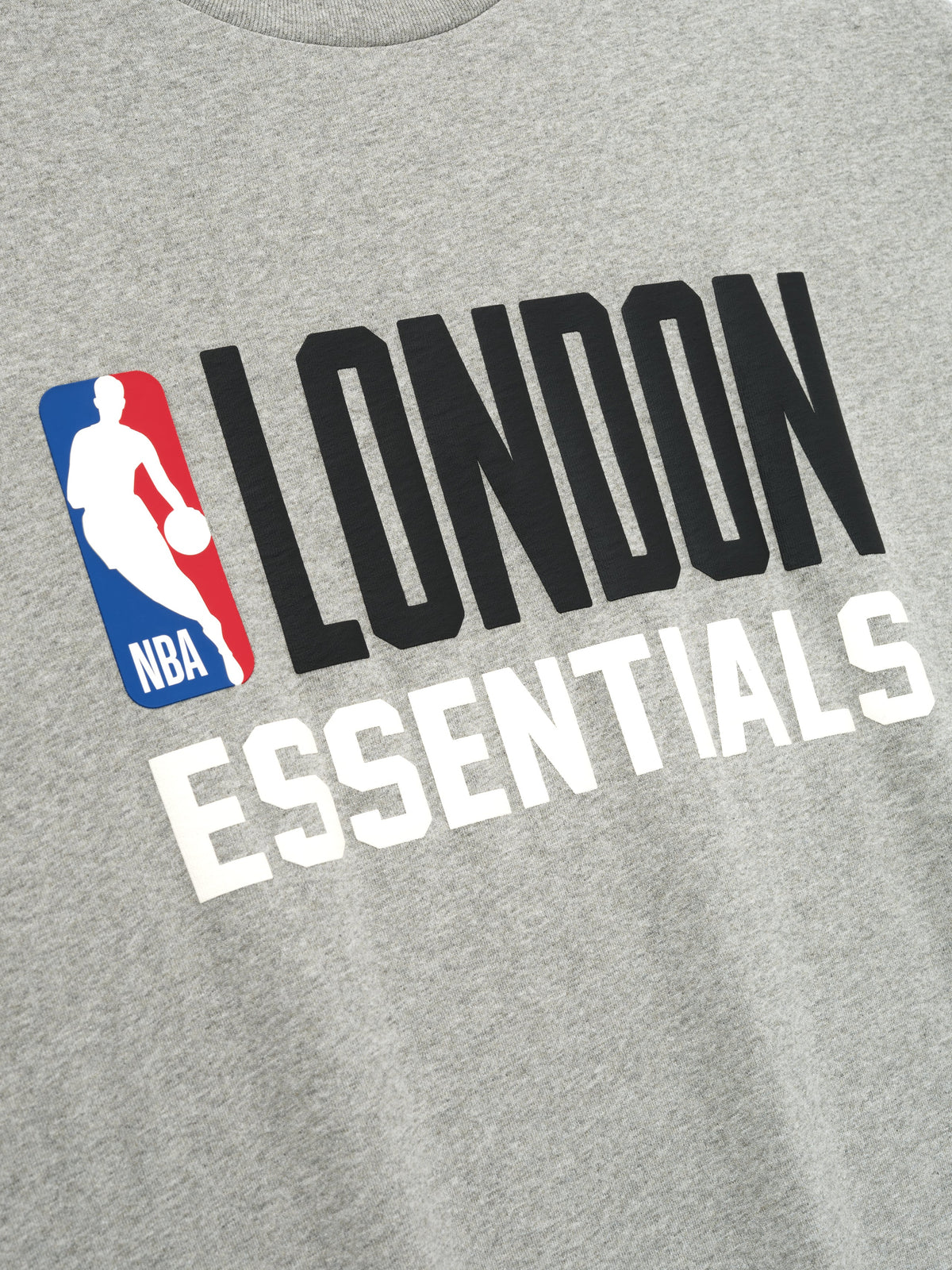 Remera Fear of God Essentials London 90s Fit Concrete Heather