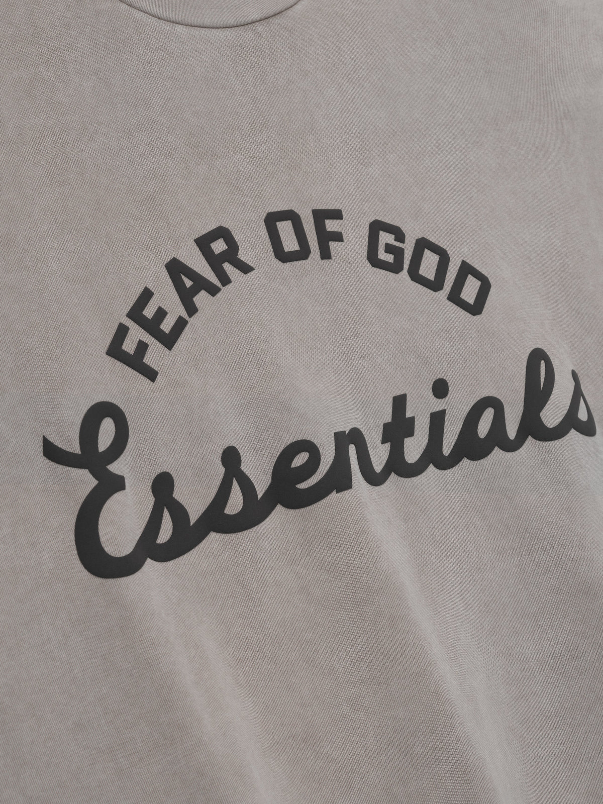 Remera Fear of God Essentials Training 90s Faded Seal