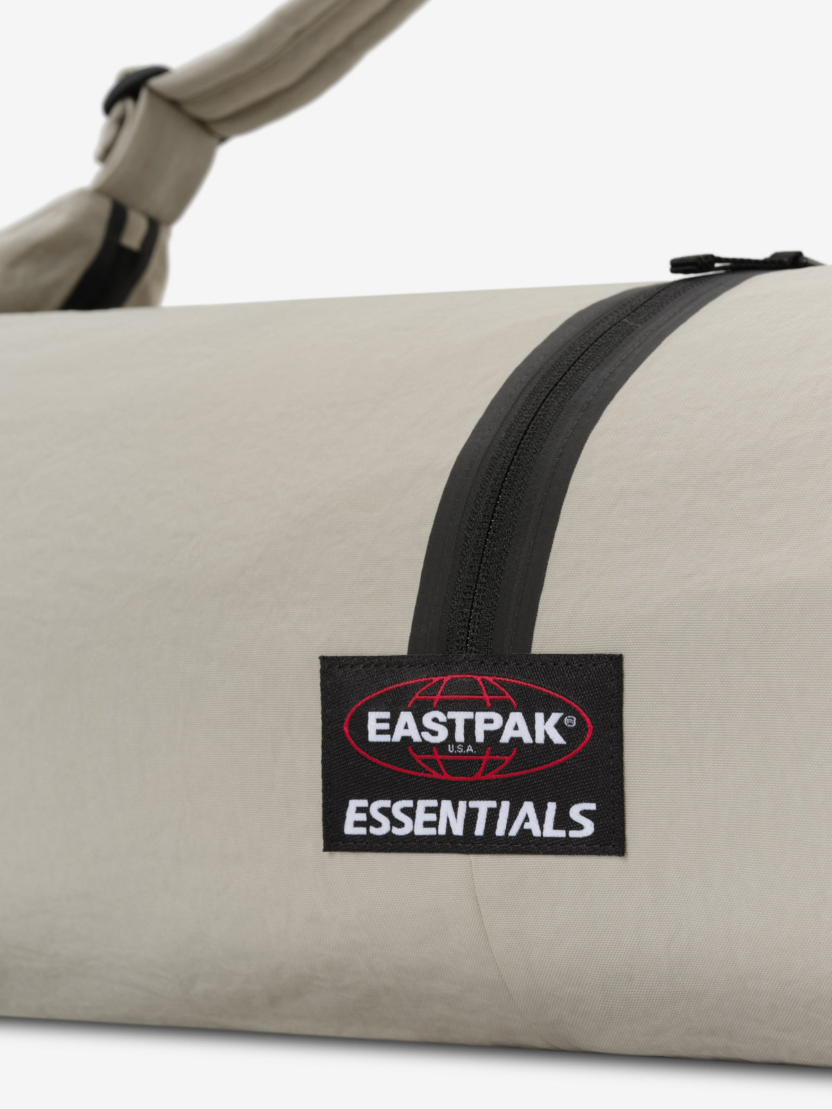 Bolso Fear of God Essentials Large Shell Bag Cement