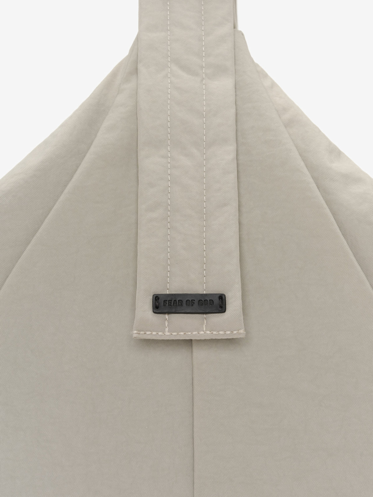 Bolso Fear of God Essentials Large Shell Bag Cement