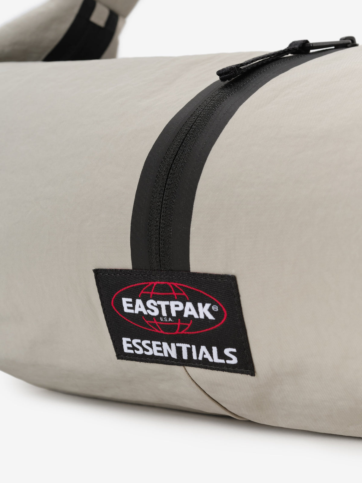 Bolso Fear of God Essentials Shell Bag Cement