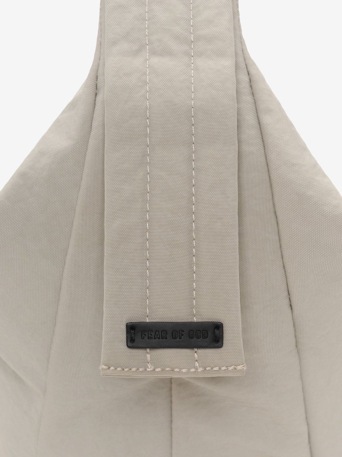 Bolso Fear of God Essentials Shell Bag Cement