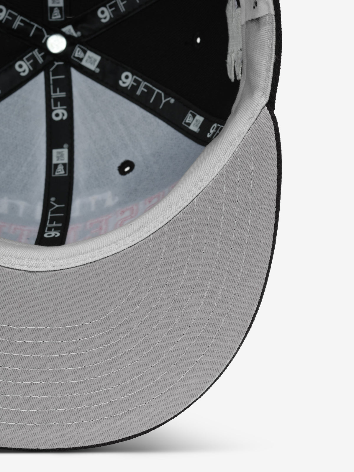Remera Fear of God Essentials Falcons 9fifty Rc Snapback Negro