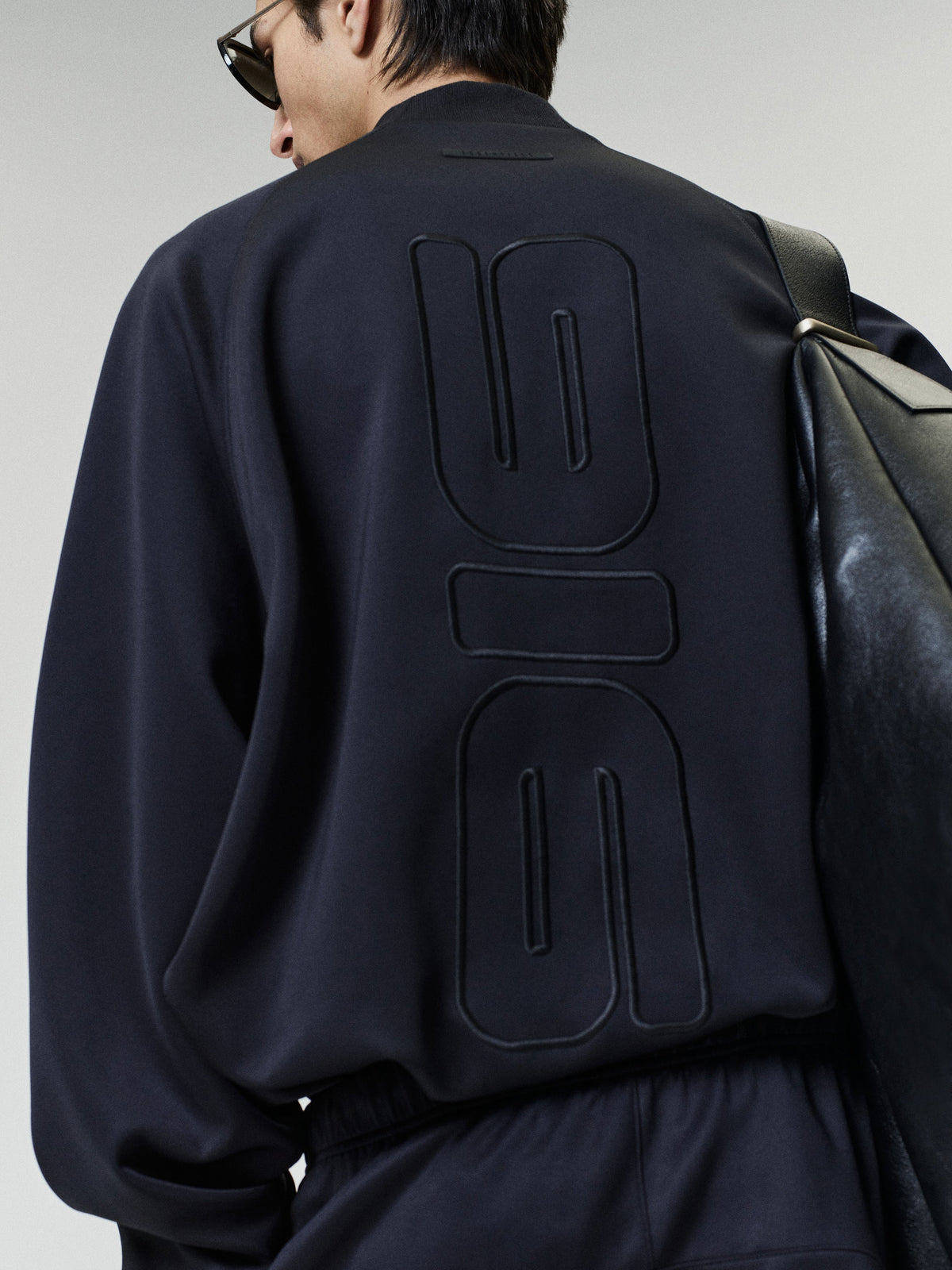 Remera Fear of God Essentials Tricot Classic Trackpant Negro