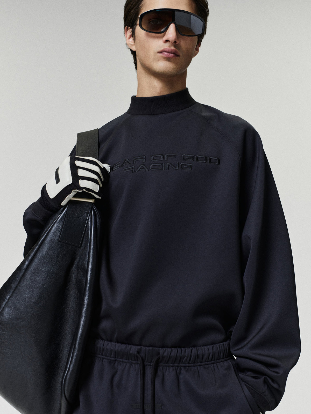 Remera Fear of God Essentials Tricot Classic Trackpant Negro