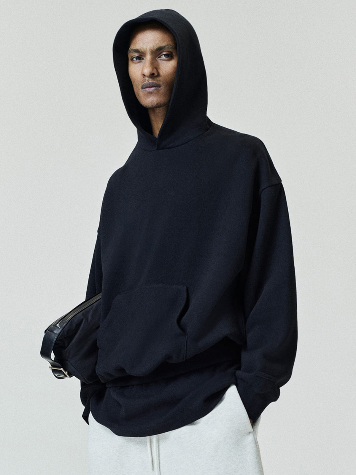 Buzo Fear of God Essentials Classic Negro