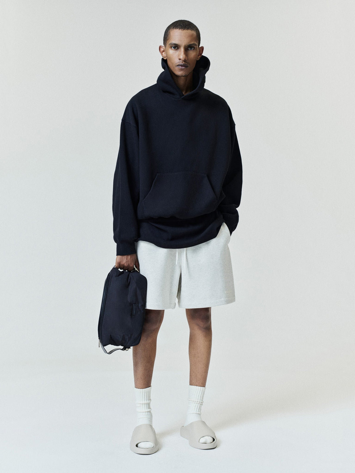 Buzo Fear of God Essentials Classic Negro