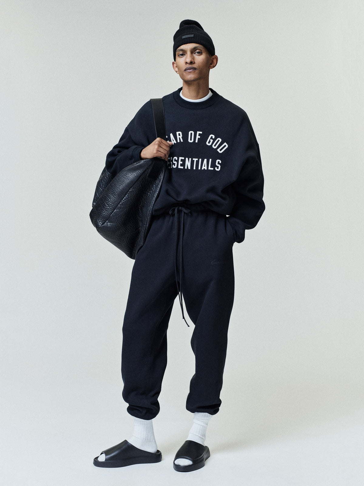Buzo Fear of God Essentials Varsity 90s Vintage Black