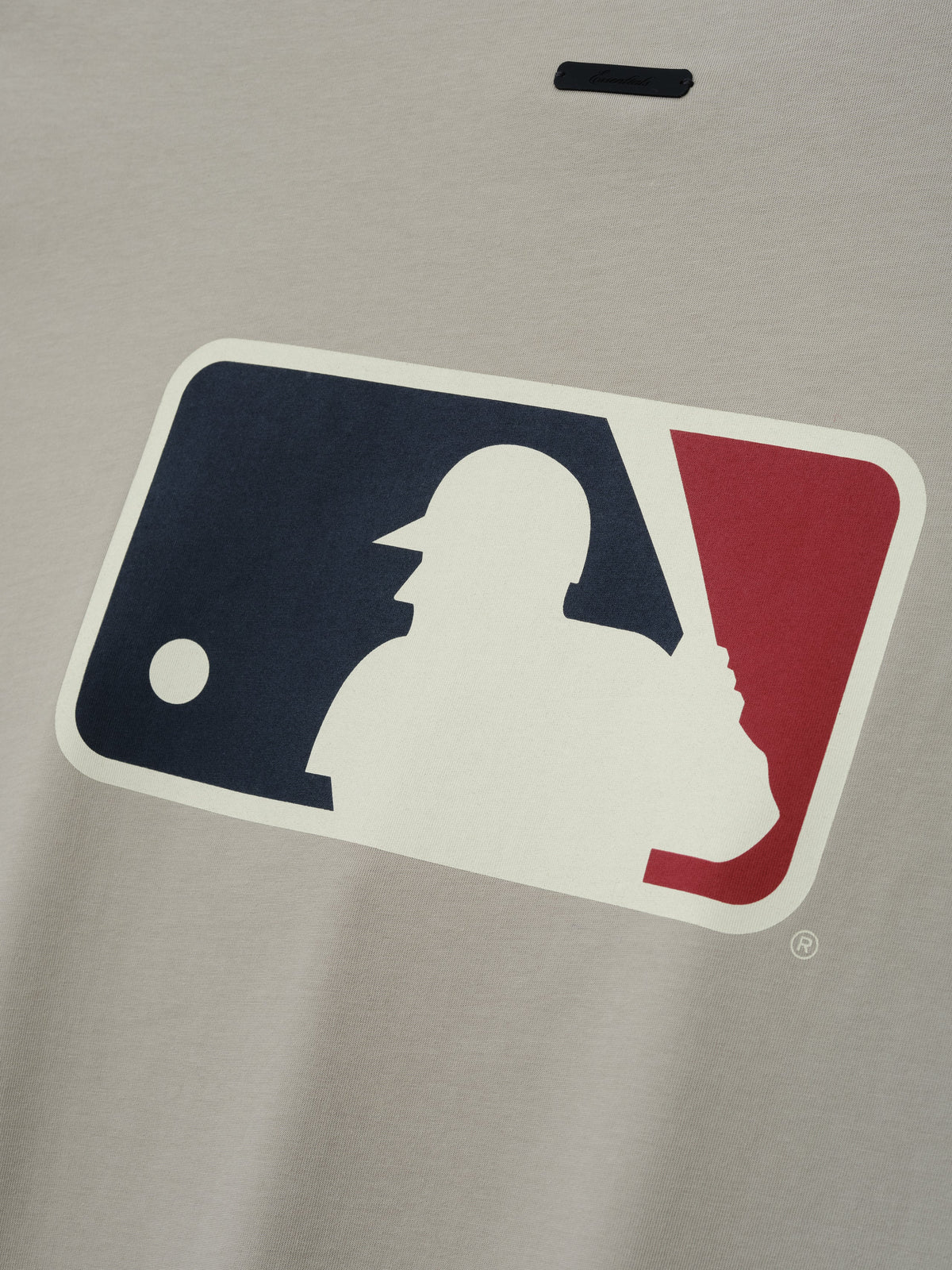 Remera Manga Larga Fear of God Essentials Mlb Boxy Seal