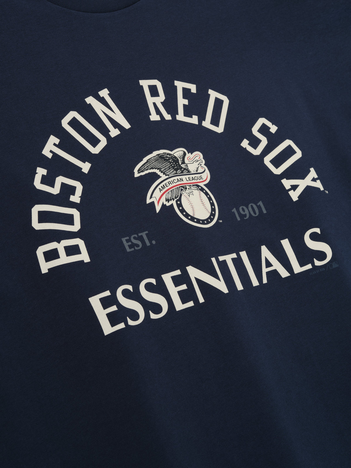 Remera Fear of God Essentials Rojo Sox American League Merch Dark Sapphire