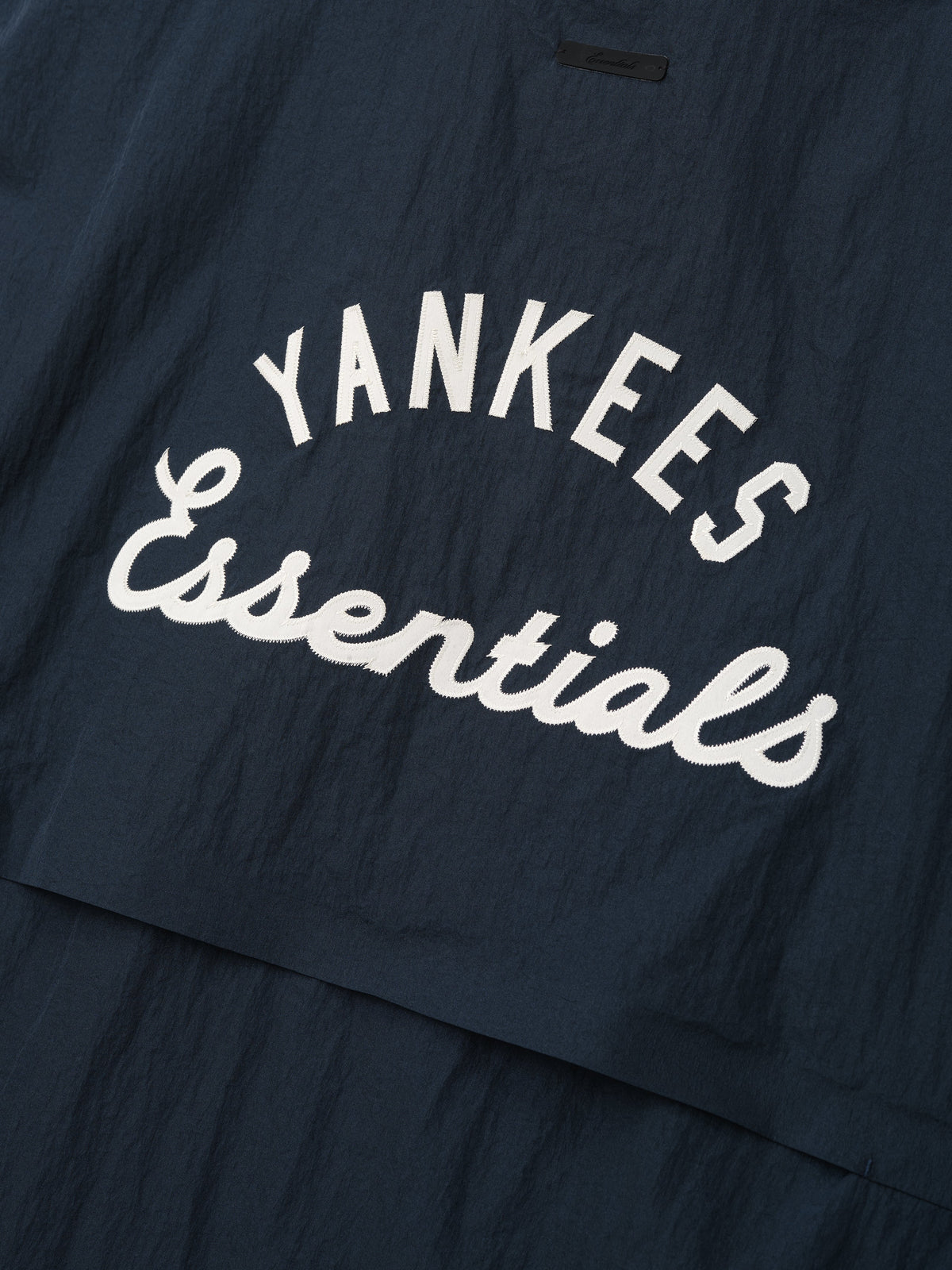 Remera Fear of God Essentials Yankees 3 4 Sleeve Dark Sapphire