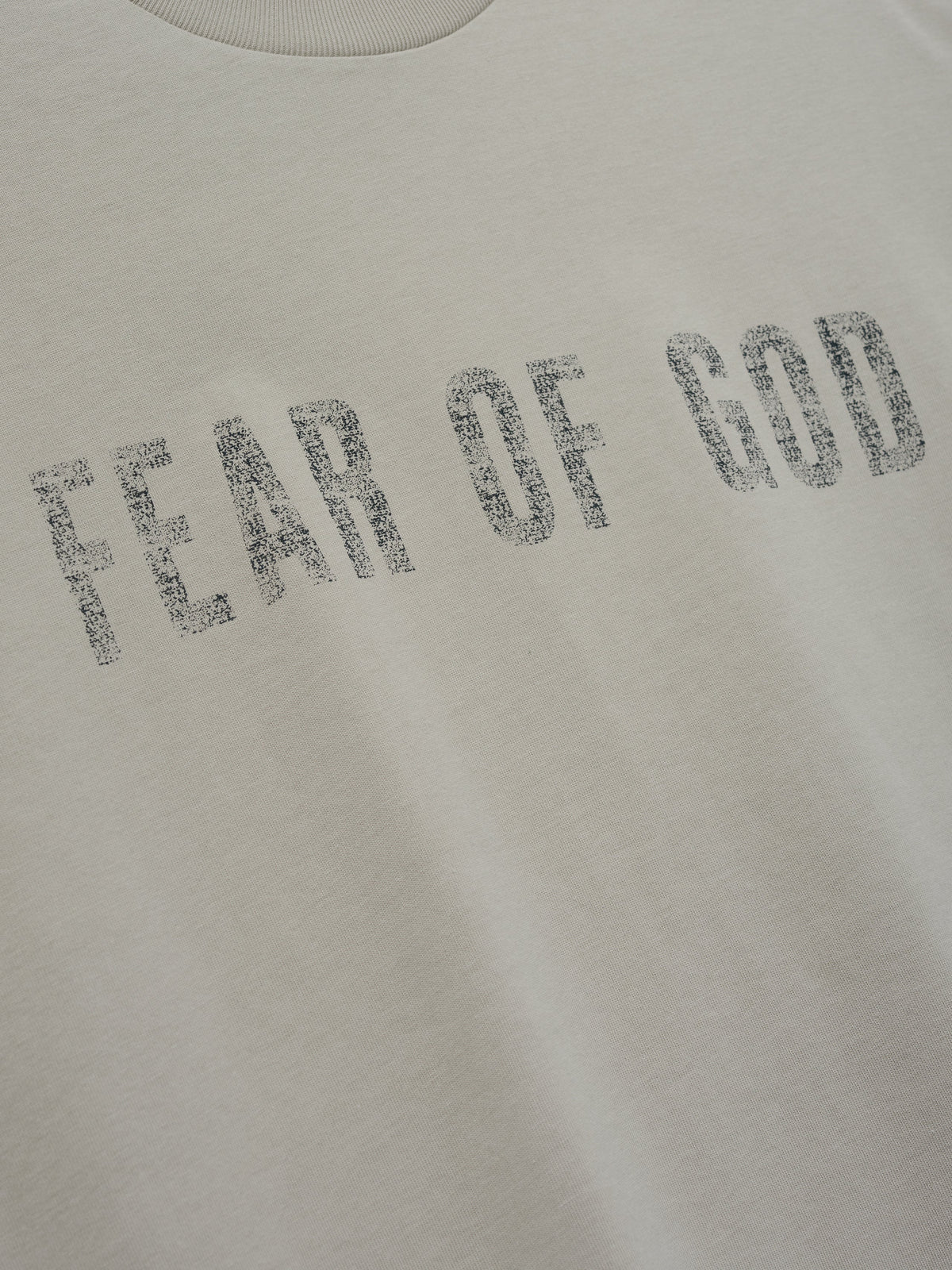 Remera Fear of God Essentials Merch Boxy Fit Seal