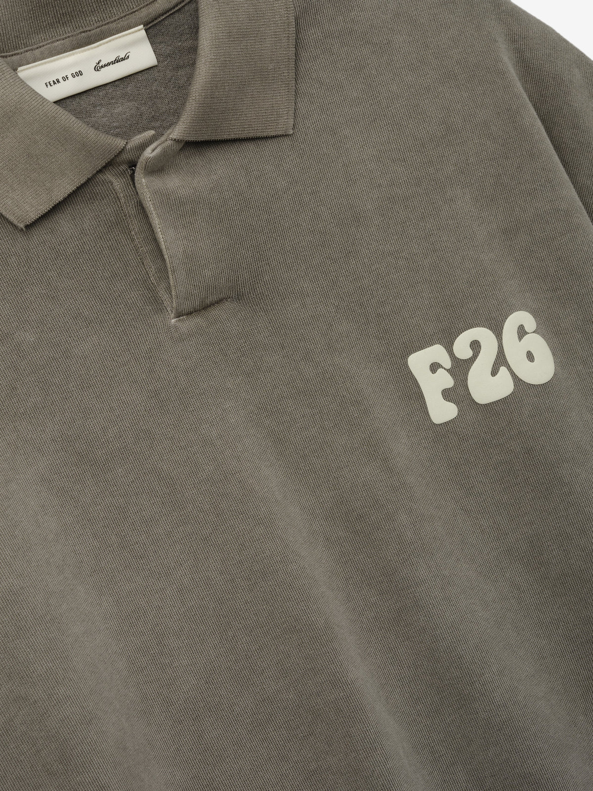 Remera Polo Fear of God Essentials Heavy Cropped Washed Seal