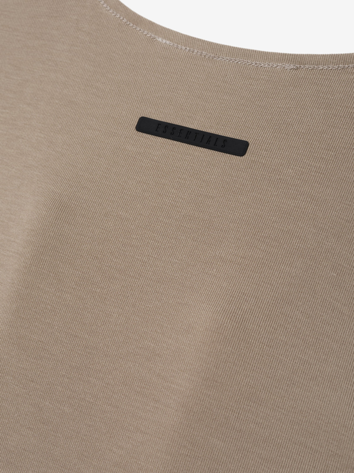 Remera Fear of God Essentials V-neck Clay