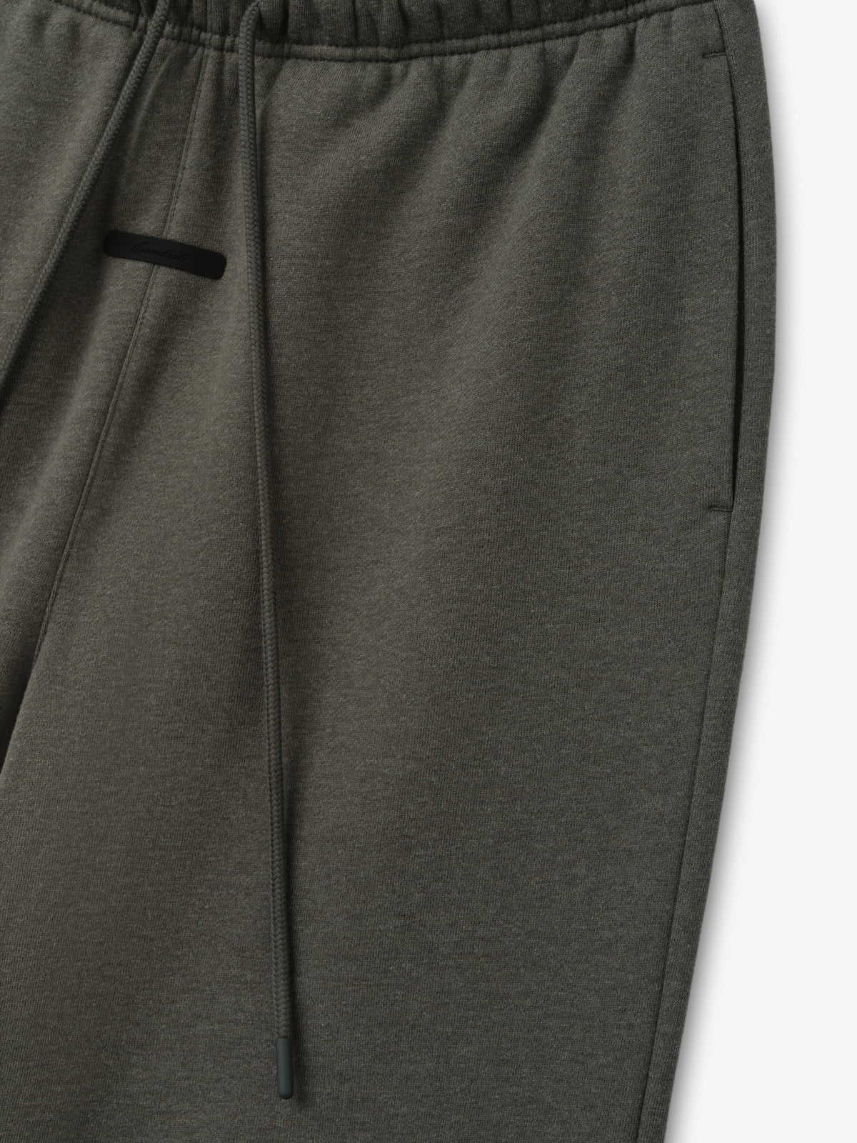 Remera Fear of God Essentials Classic Trackpant Ash Heather