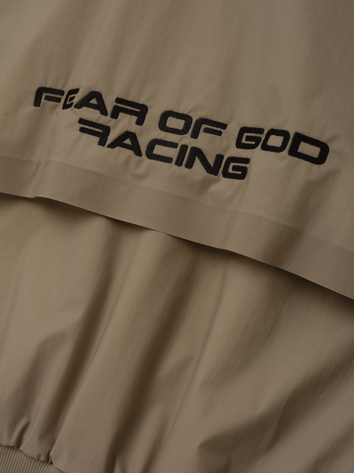 Campera Fear of God Essentials Clay