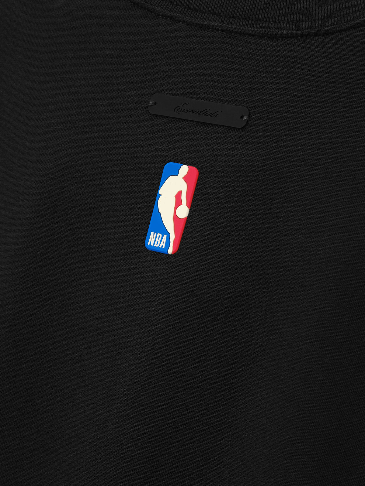 Remera Fear of God Essentials Monogram Merch Negro