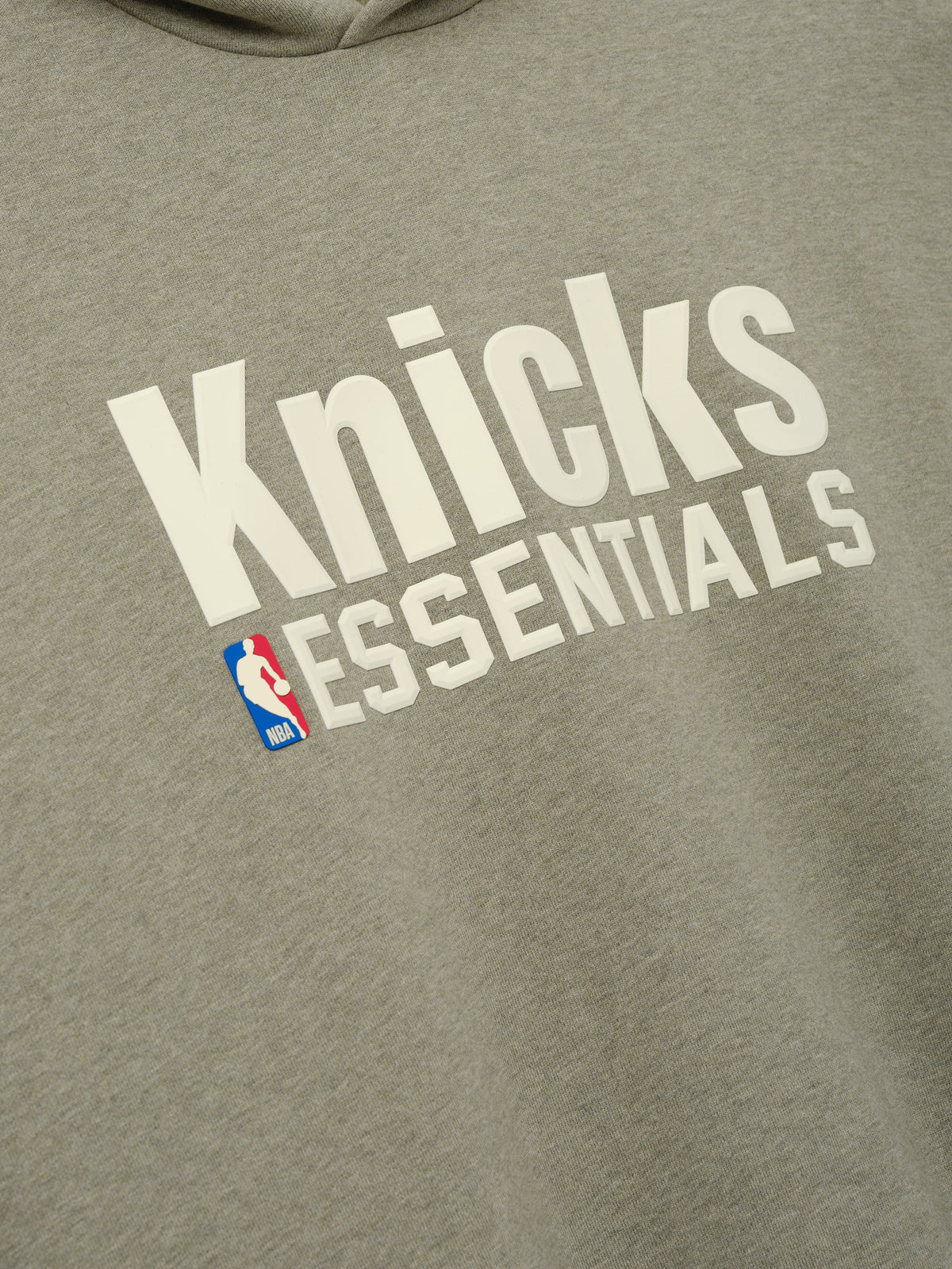 Buzo Fear of God Essentials Knicks 90s Relaxed Seal Heather