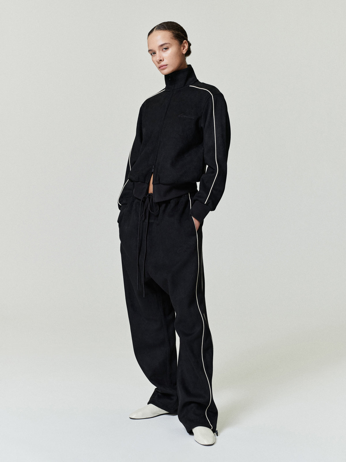 Pantalón Fear of God Essentials Suede Fleece Signature Relaxed Vintage Black